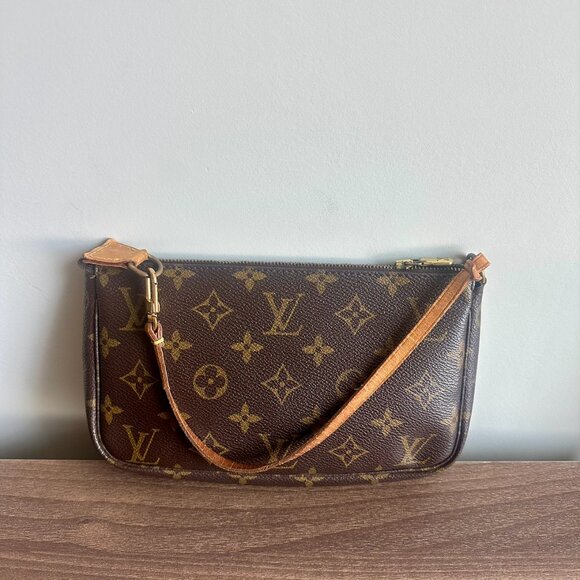 Louis Vuitton Pochette Accessoires Monogram Canvas - Picture 2 of 4